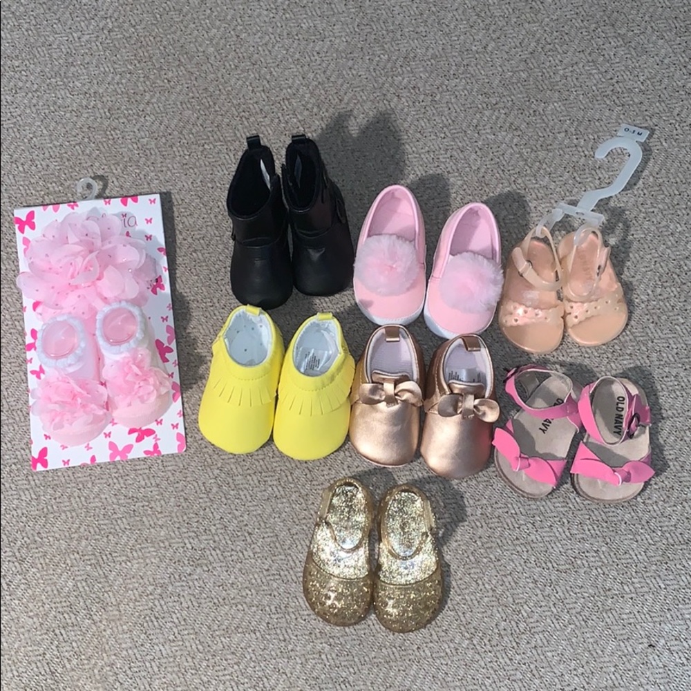 Bundle of infant shoes